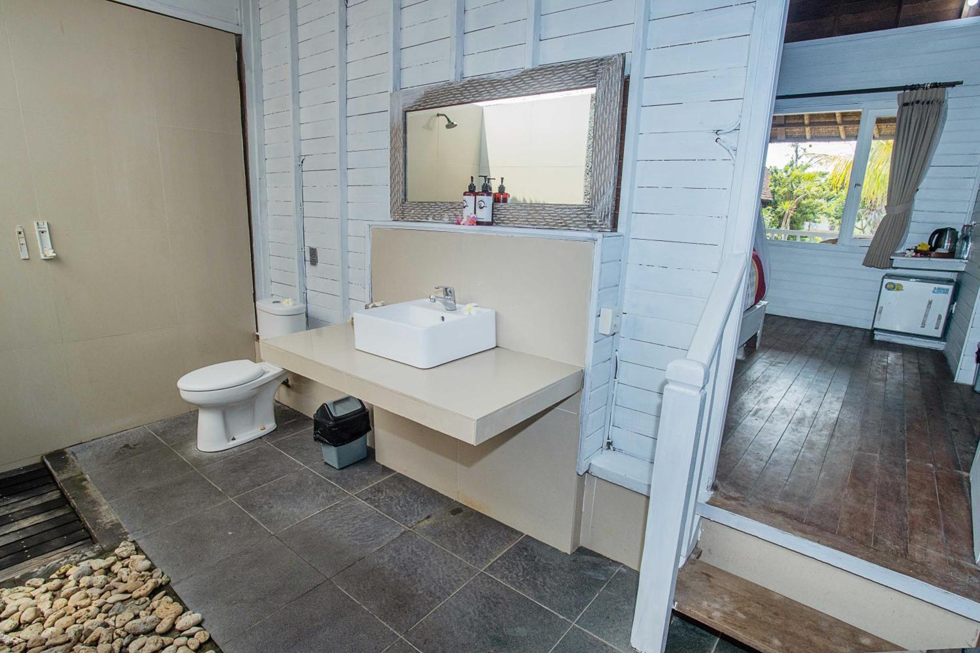 Koji Garden Huts Hotel Нуса Лембонган Екстериор снимка