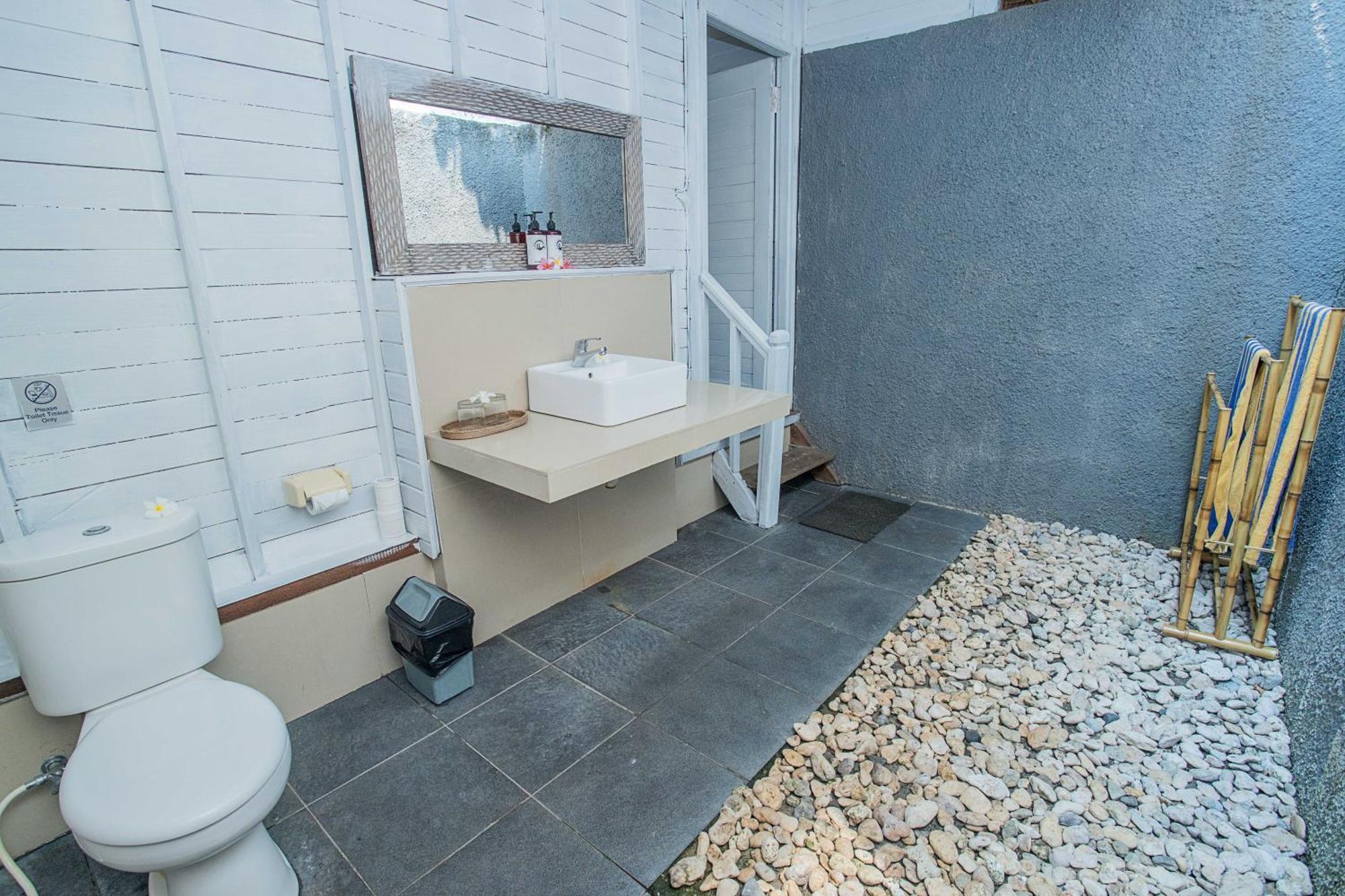 Koji Garden Huts Hotel Нуса Лембонган Екстериор снимка